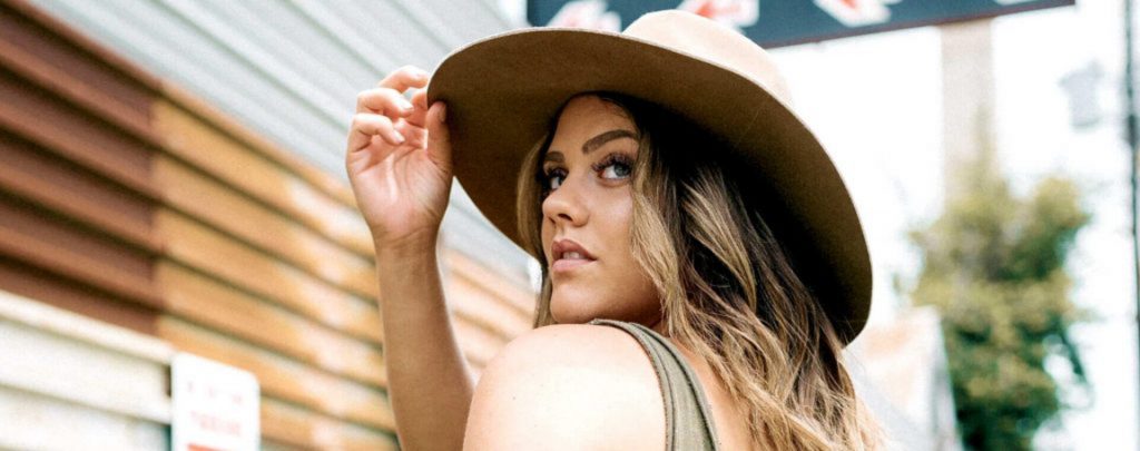 Luxurious way of living Karsten Winegeart MCEwW1lZyuA Unsplash 1024x405 1 1024x405